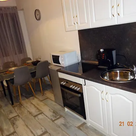 Art Apartment *