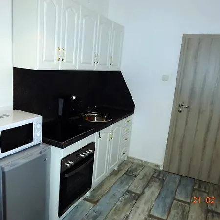 Art Apartment *